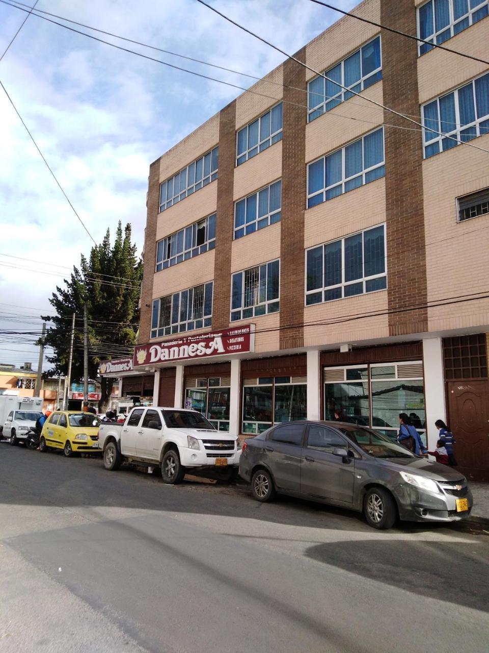 Habitacion 5 Minutos Aeropuerto Bogotá Exteriör bild